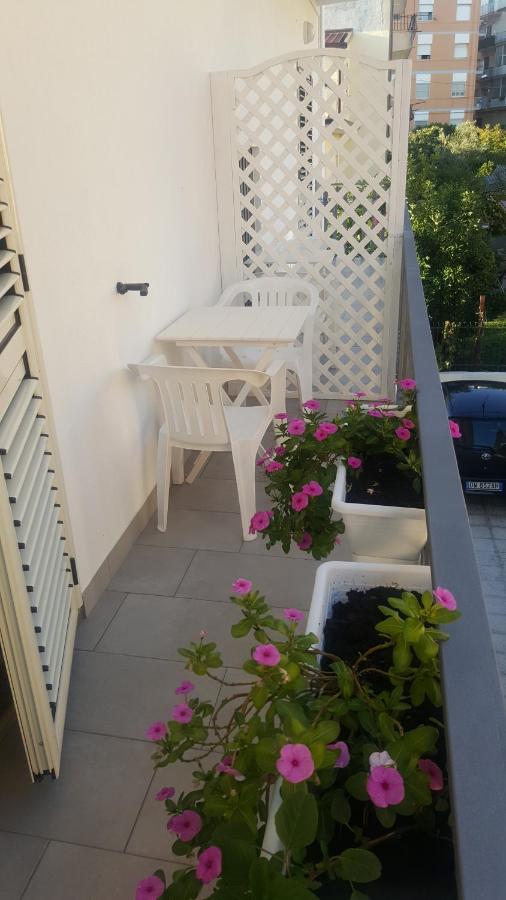 Lamezia Park Apartments 拉默齐亚泰尔默 外观 照片