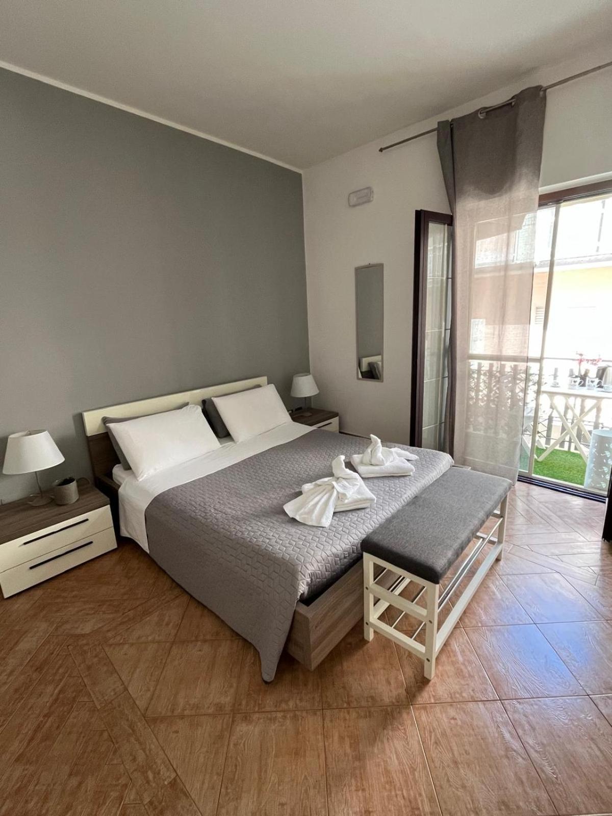 Lamezia Park Apartments 拉默齐亚泰尔默 外观 照片